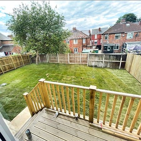 Rotherham - Rawmarsh - Great Customer Feedback - 2 Bed Bungalow - New Build - High End Furnishings - Wheel Chair Accessible - Large Enclosed Garden - Dog Friendly Kültér fotó