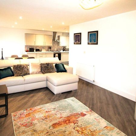 Rotherham - Rawmarsh - Great Customer Feedback - 2 Bed Bungalow - New Build - High End Furnishings - Wheel Chair Accessible - Large Enclosed Garden - Dog Friendly Kültér fotó