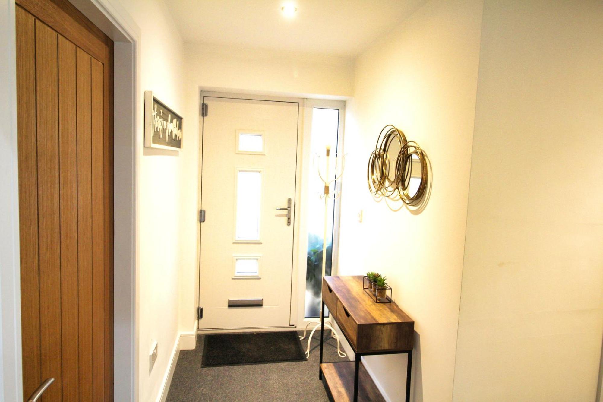 Rotherham - Rawmarsh - Great Customer Feedback - 2 Bed Bungalow - New Build - High End Furnishings - Wheel Chair Accessible - Large Enclosed Garden - Dog Friendly Kültér fotó