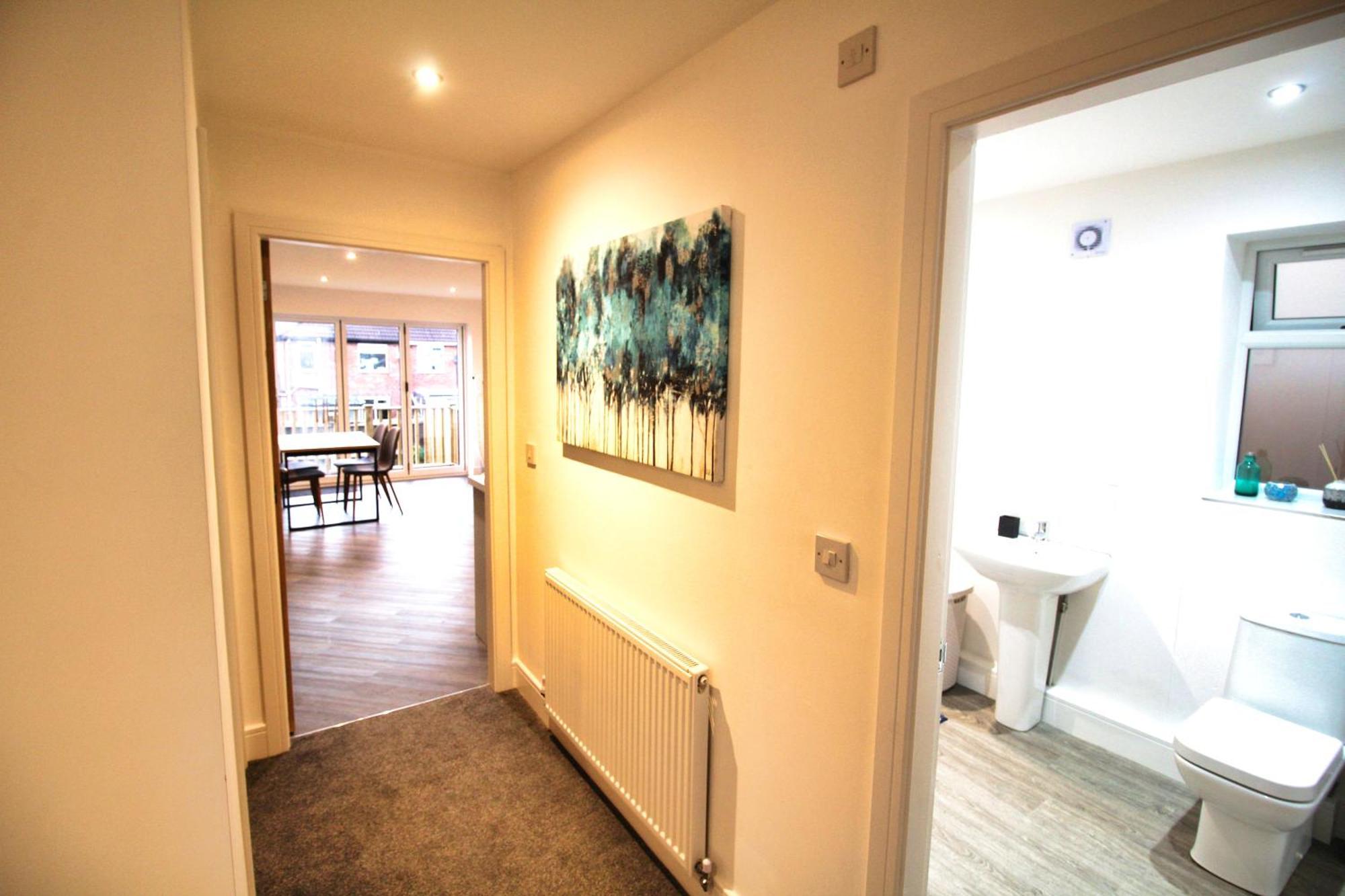 Rotherham - Rawmarsh - Great Customer Feedback - 2 Bed Bungalow - New Build - High End Furnishings - Wheel Chair Accessible - Large Enclosed Garden - Dog Friendly Kültér fotó